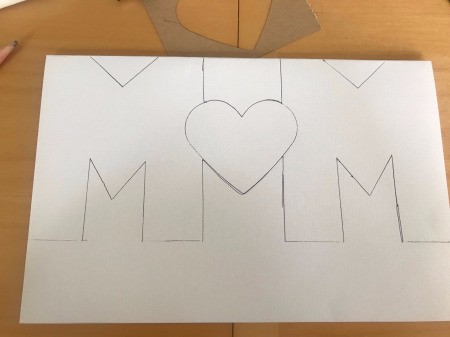 Cut Out "MOM" Card for Mother's Day - trace