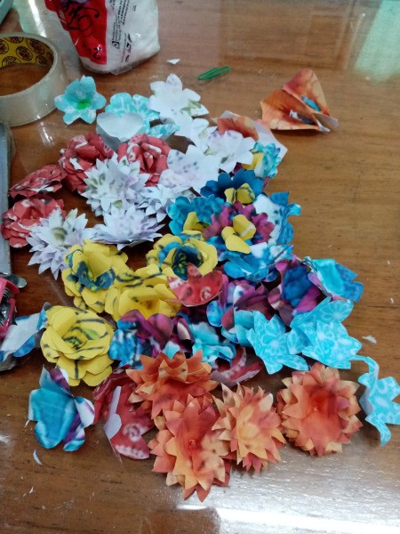 How to Make Paper Flower Wall Decor - paper flowers