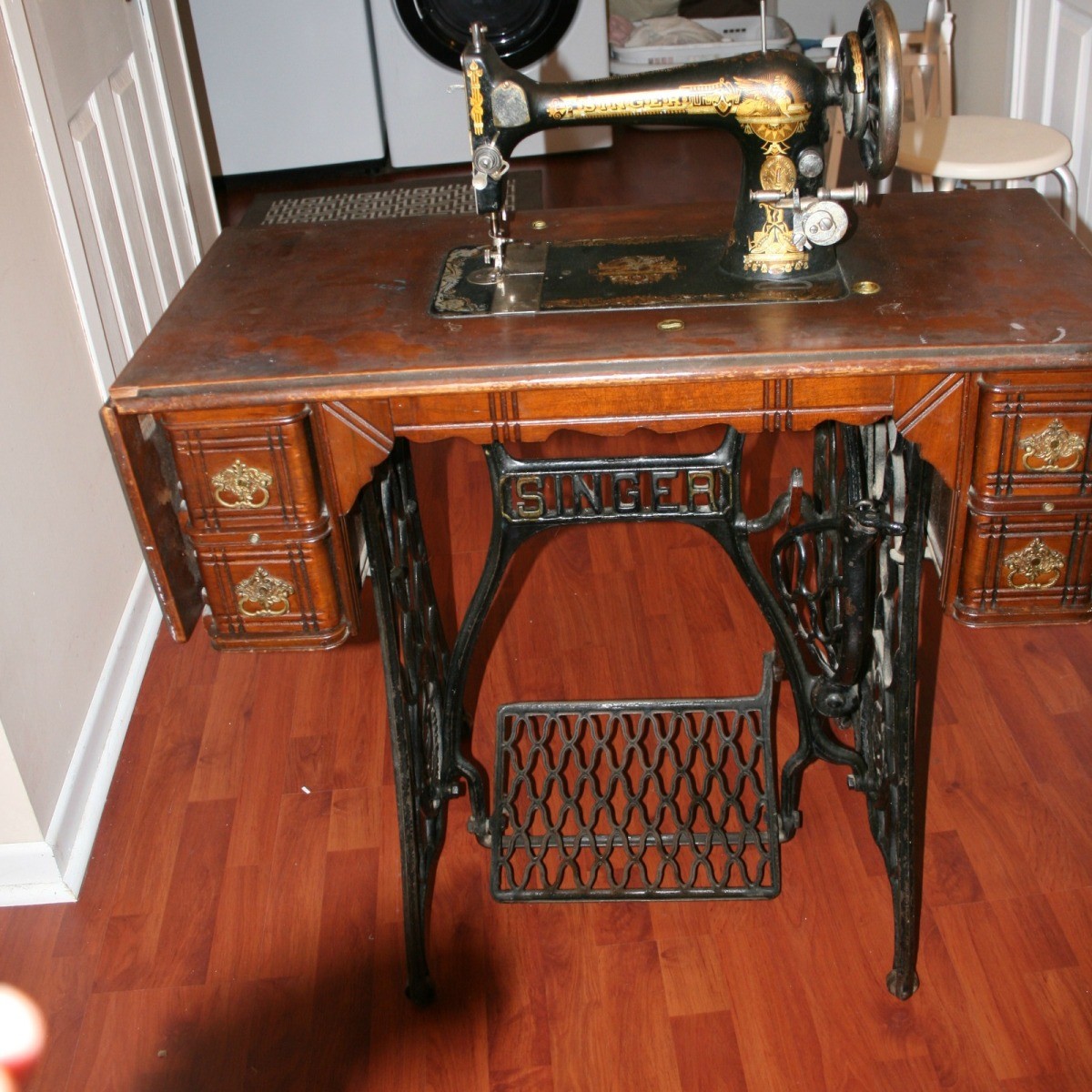 Singer Treadle Sewing Machine, Old Singer Sewing Machine In Wood Cabinet