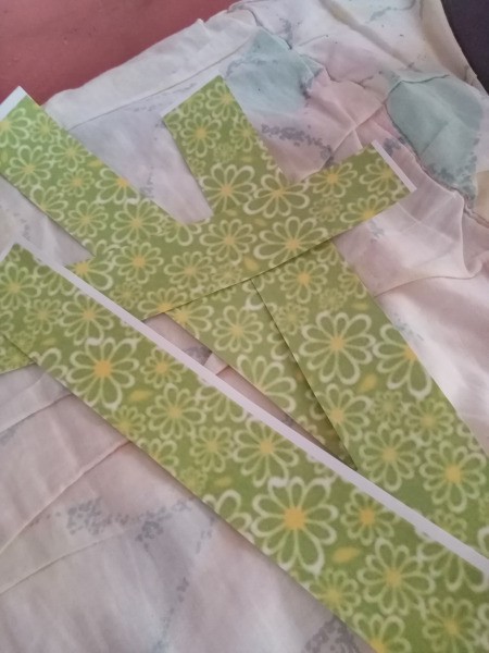 Flower Vase Mother's Day Card - cut green paper into strips