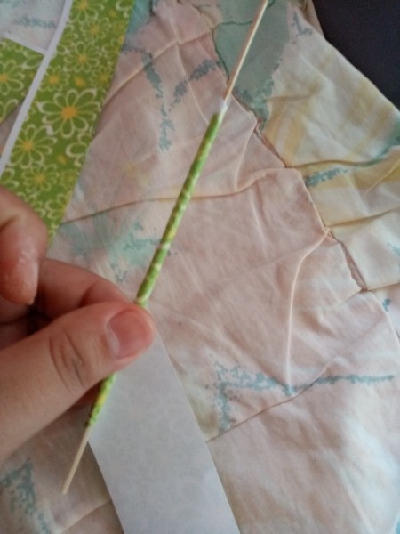 Flower Vase Mother's Day Card - roll around a stick to make paper sticks and cut to different lengths