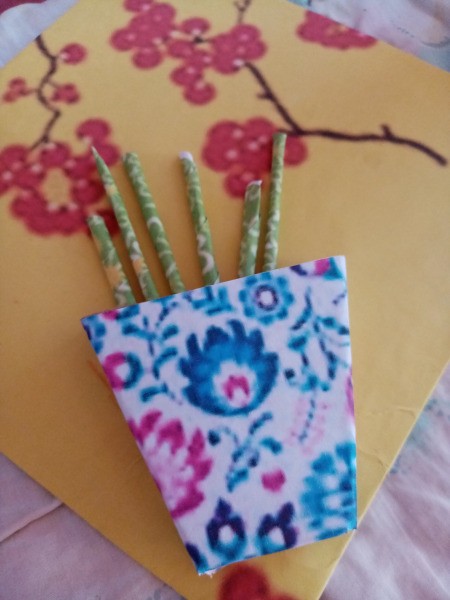 Flower Vase Mother's Day Card - insert into the vase, gluing one tip