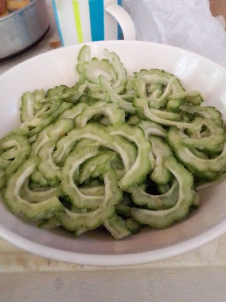 cut ampalaya