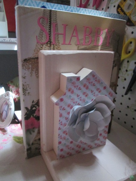 Making Super Easy Wooden Bookends - view of finished bookend