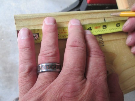 Making Super Easy Wooden Bookends- measuring lengths of wood