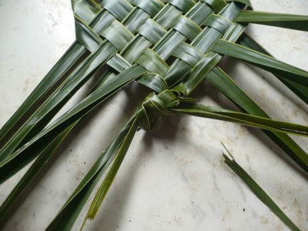 Weaving Coconut Leaf Plates - continue to the end