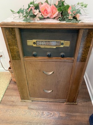 Value of a Vintage Majestic Radio with Record Player - upright cabinet radio and record player