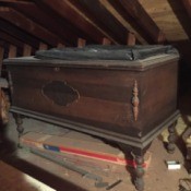 Determining the Age of a Lane Cedar Chest - antique cedar chest