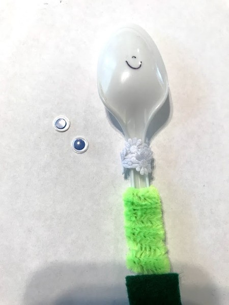 Plastic Spoon Mermaid Doll - use a Sharpie to draw on the nose and mouth