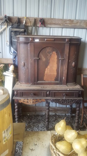 Identifying Vintage Furniture - hutch style cabinet in need of repair