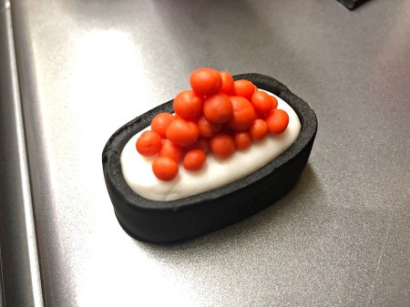 Fondant Sushi Cupcake Toppers - place a mound of the salmon roe on the rice layer