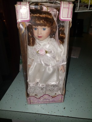 Value of a Wal-Mart Memories Porcelain Doll - doll in the box