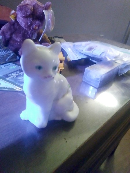 Value of a Signed by C. Moore Fenton Glass Cat