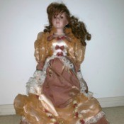Identifying a Porcelain Doll - doll in long dress