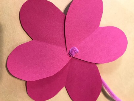 Heart Flowers Decoration - twist the tip of the pipe cleaner on the front