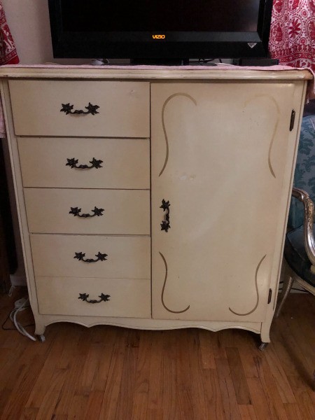 Finding the Value of Antique and Vintage Furniture