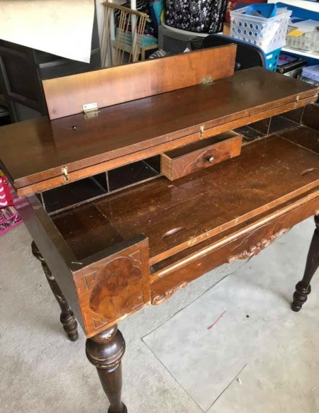 Identifying a Vintage Desk - open