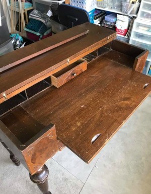 Identifying a Vintage Desk - open