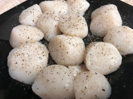 salt & peppering Scallops