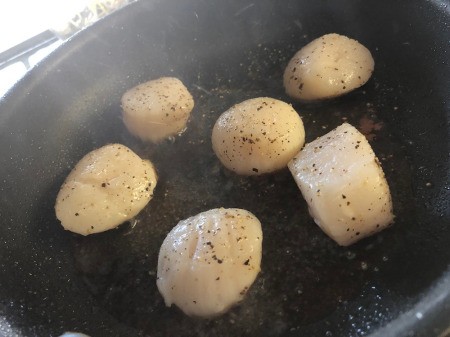 searing scallops in pan