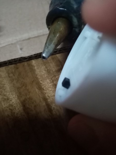 DIY Jar Lamp Wedding Souvenir - apply hot glue around the bottom of the candle