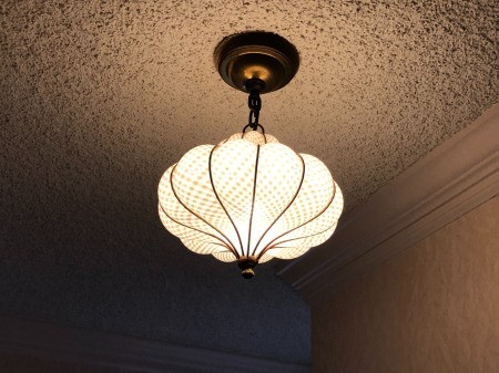Identifying a Glass Pendant Ceiling Light