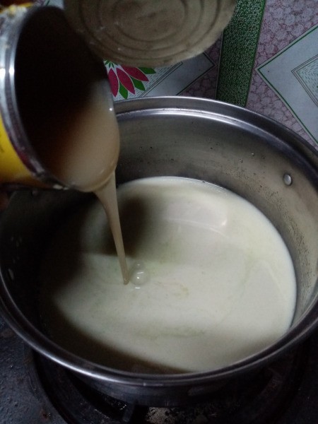 adding tapioca to pan