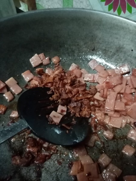 bacon added to ham pieces