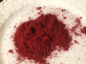 DIY Beetroot Powder - plate with beet root powder ready to use