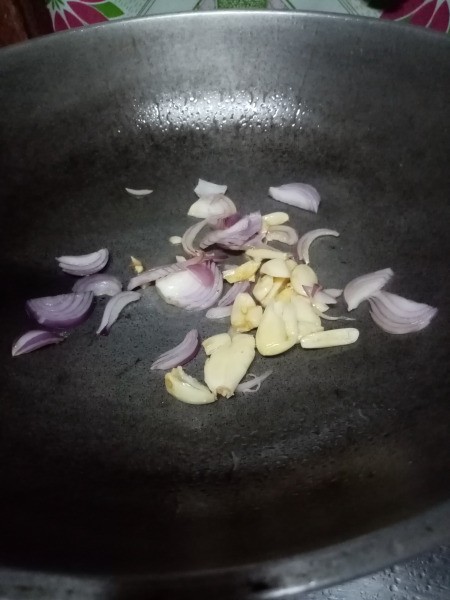 garlic & onions in skillet