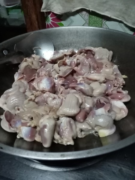 adding Gizzards & Livers to skillet