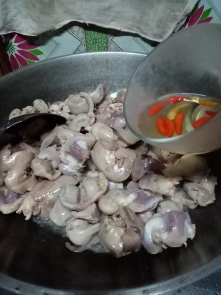 adding peppers to Sizzler