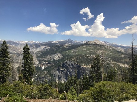 A photo of mountains in Yosemite National Park.