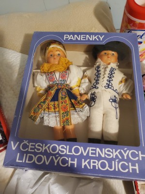 Value of Old Czechoslovakian Folk Dolls - dolls in folk costumes