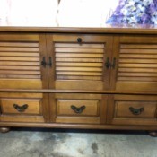 Value of a Lane Cedar Chest   - front of chest with faux louvered doors and drawers