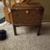 Value of a Lane Mini Chest - small chest on legs