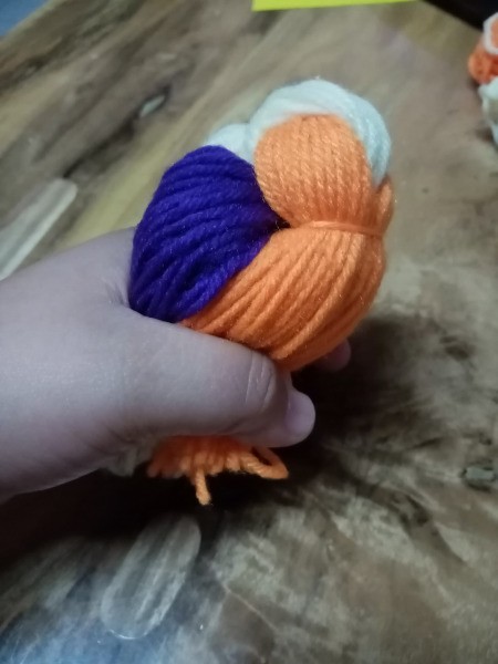 Yarn Bird - close the layers and arrange the yarn