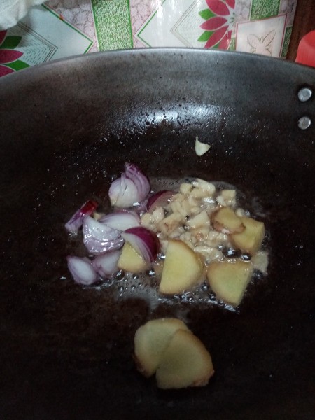 ginger, garlic & onion in pan