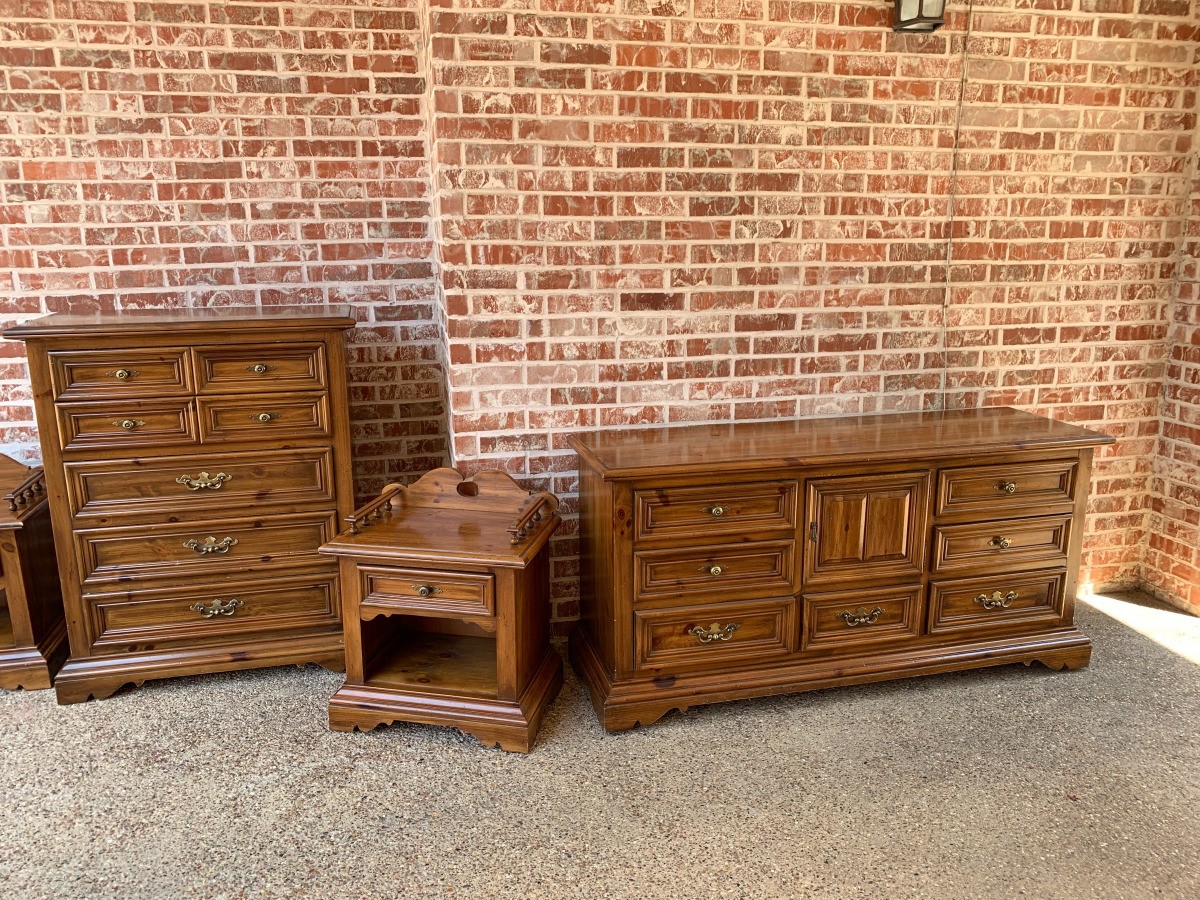 1970's wood bedroom furniture thomasville