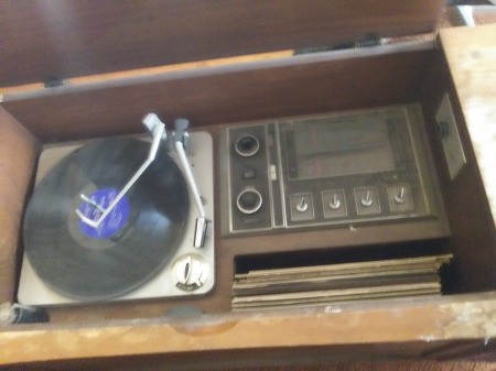 Value of a Victrola Console Stereo System - turntable and radio