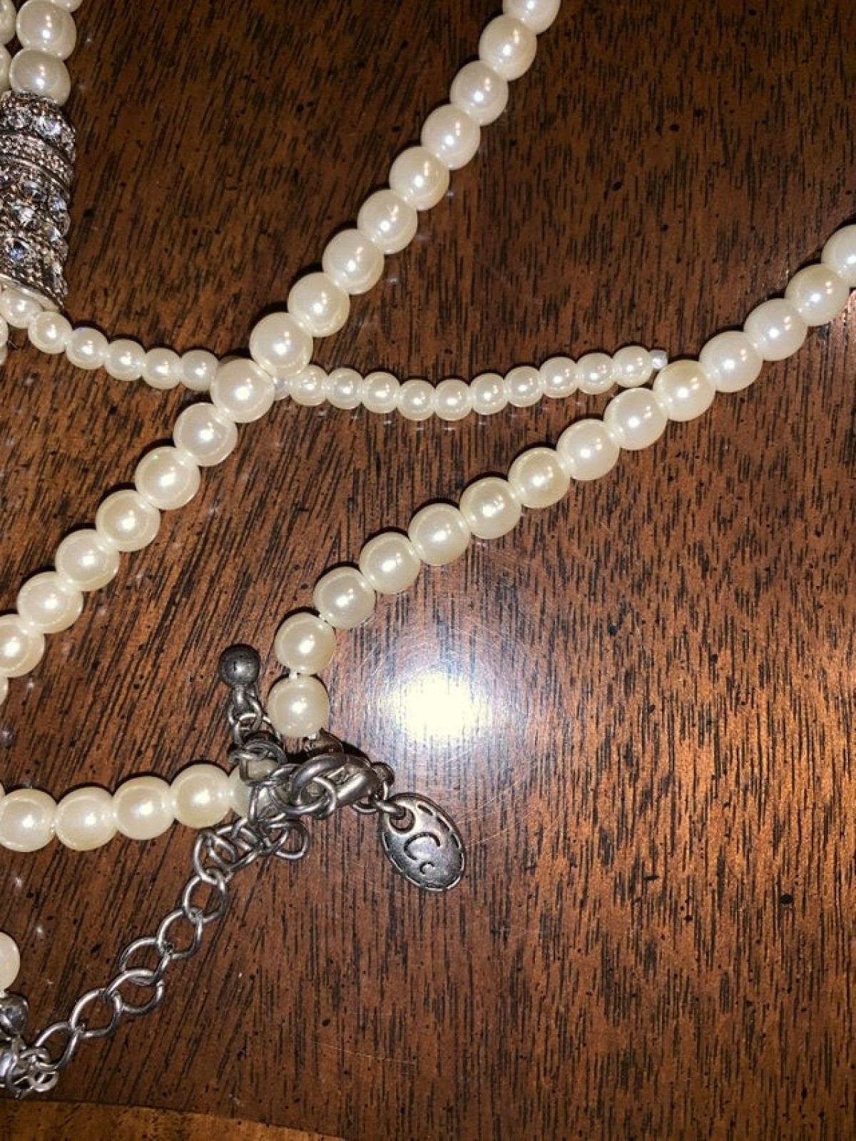Charming Charlie/'s Gold and pearl Y necklace