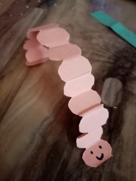 Making a Paper Worm Race Game - open worm into this shape