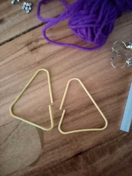 Paper Clip Earrings - open the paper clips and make triangles
