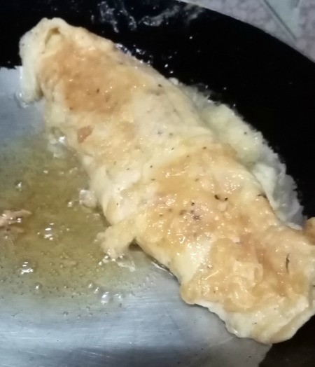 Egg rolled in pan