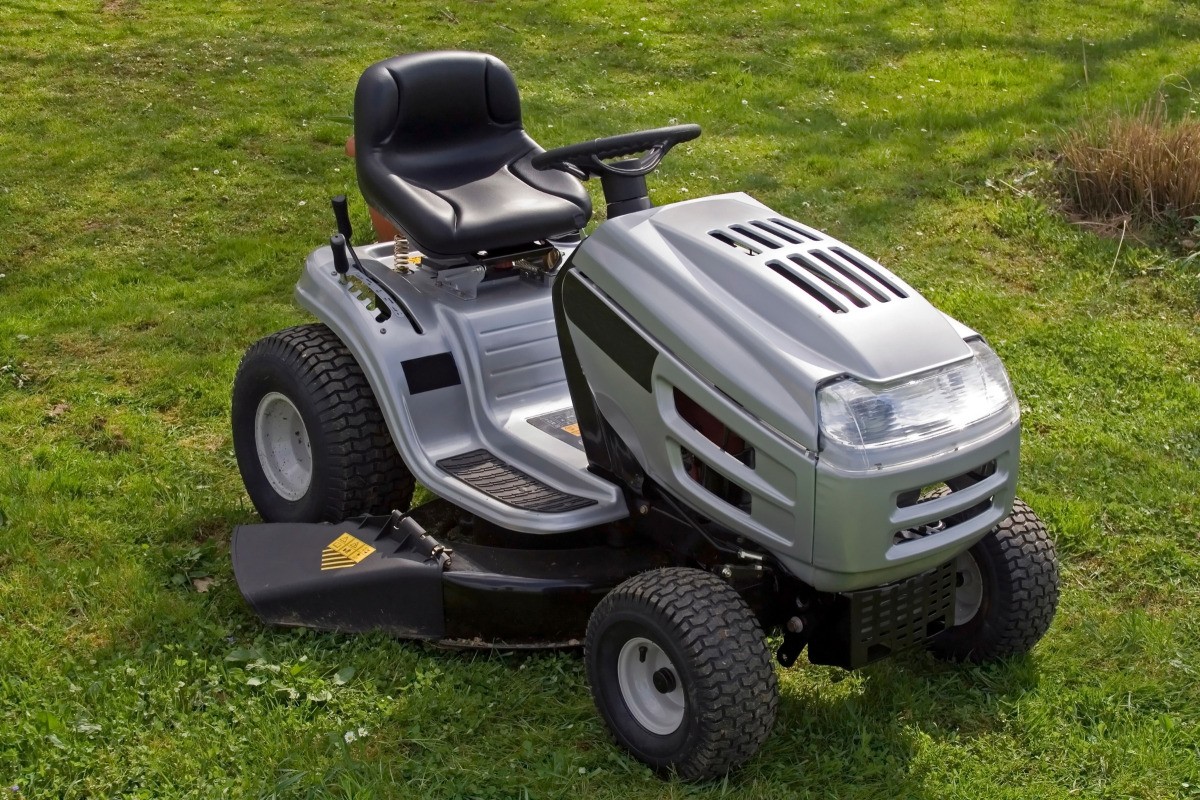 Troubleshooting a Riding Lawn Mower That Won't Start | ThriftyFun