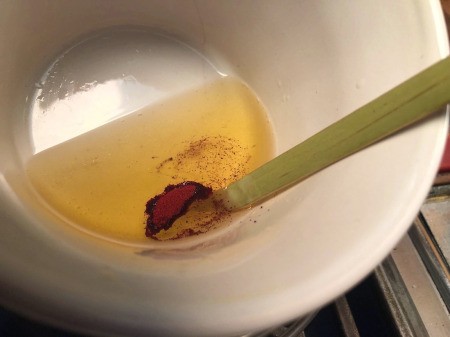 How to Make Natural Tinted Lip Balm - add 1/2 teaspoon to the melted mix