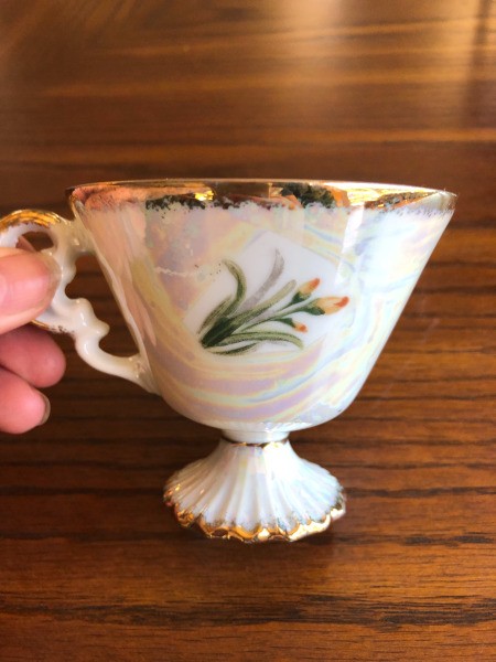 Selling a Collectible March Daffodil Tea Cup