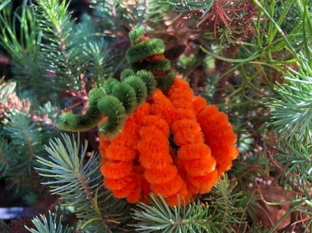 Pipe Cleaner Pumpkin Craft - pumpkin hanging in a tree