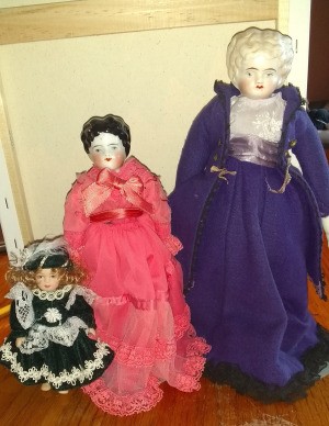 Identifying Porcelain Dolls - three dolls, two very old style