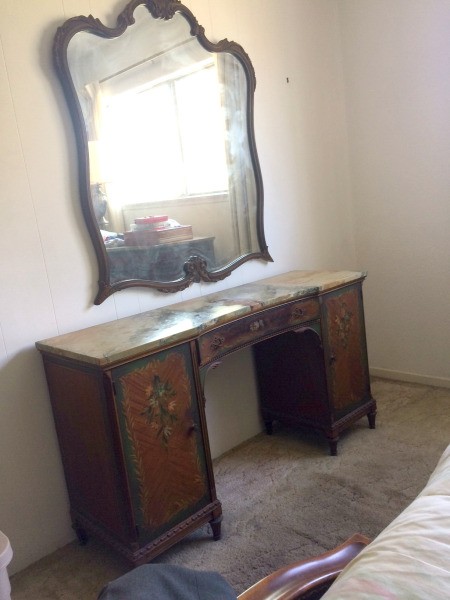 Selling an Antique Bedroom Set